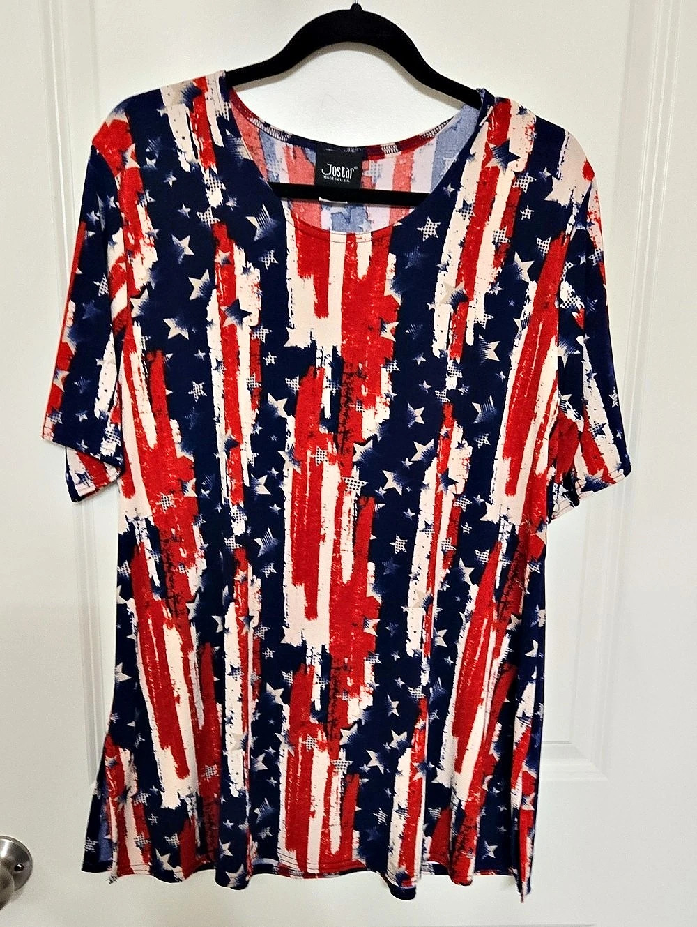 Jostar Short Sleeve Abstract Tee in Blue & Red Like New
